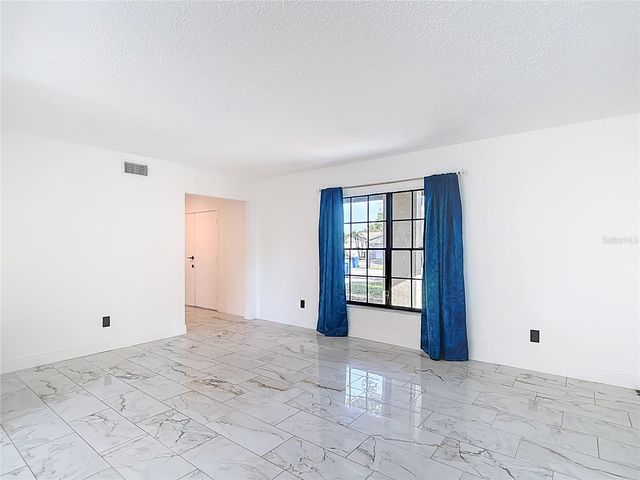 4012 BRAESGATE LANE, Tampa, FL 33624