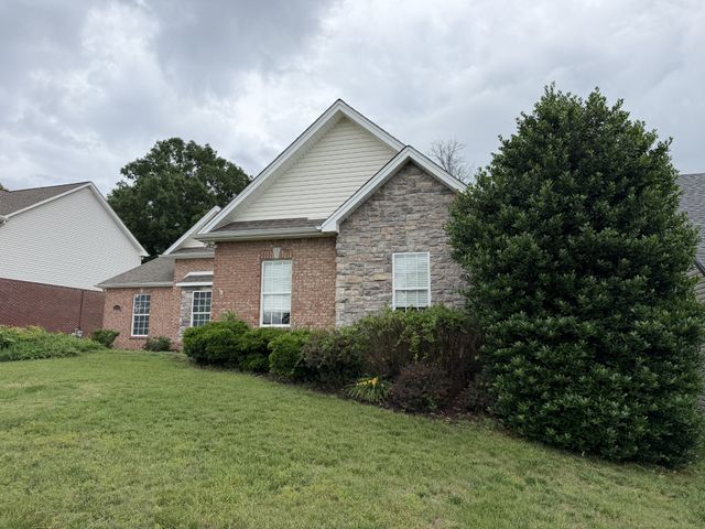 223 Misty Dr, Pleasant View, TN 37146