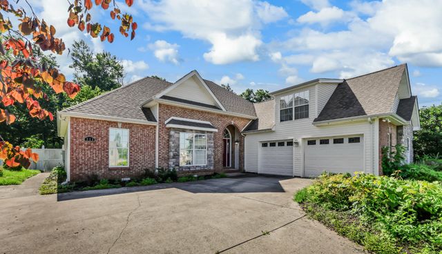 223 Misty Dr, Pleasant View, TN 37146