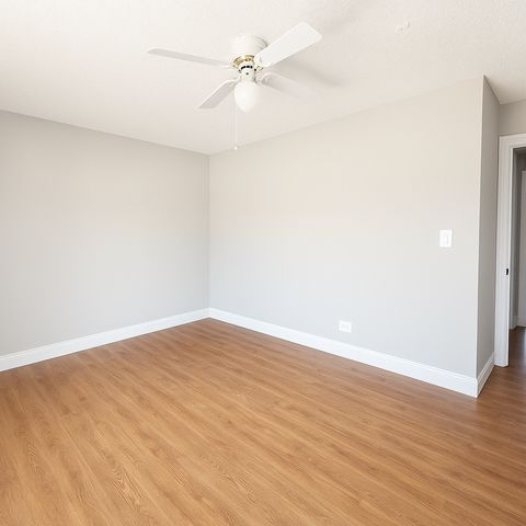 5567 Court F 5567, Hanover Park, IL 60133