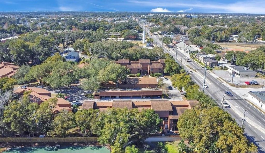 Image 3 of property listing at 1090 E MICHIGAN STREET A, Orlando, FL 32806