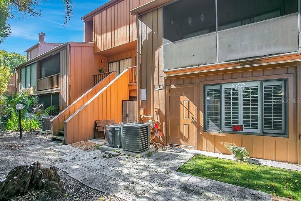 Image 34 of property listing at 1090 E MICHIGAN STREET A, Orlando, FL 32806