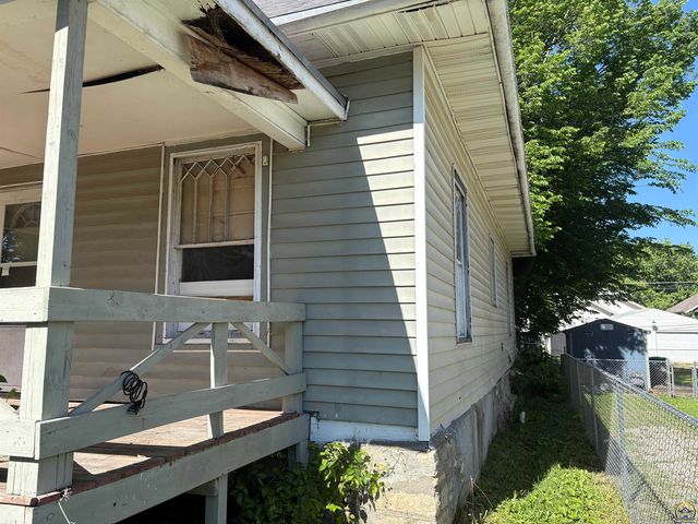 1143 SW Jewell AVE, Topeka, KS 66604