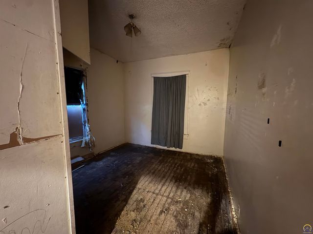 1143 SW Jewell AVE, Topeka, KS 66604