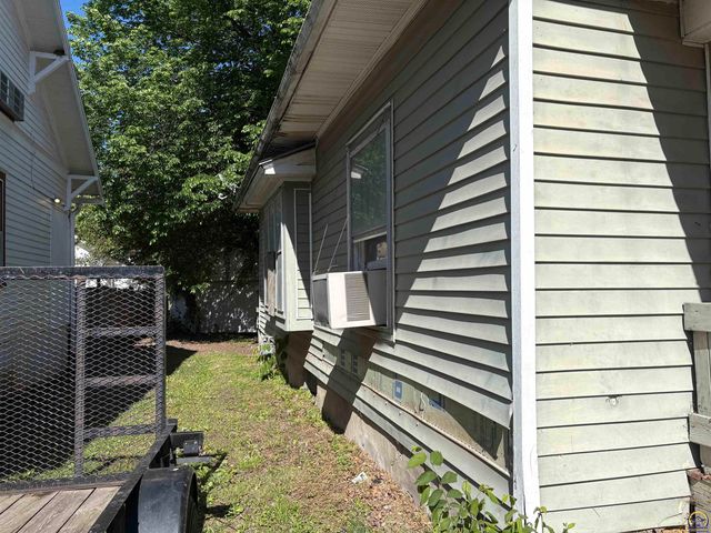 1143 SW Jewell AVE, Topeka, KS 66604