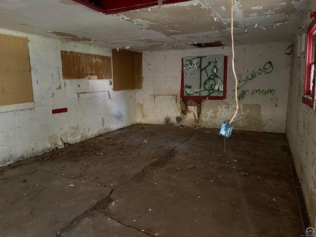 1143 SW Jewell AVE, Topeka, KS 66604