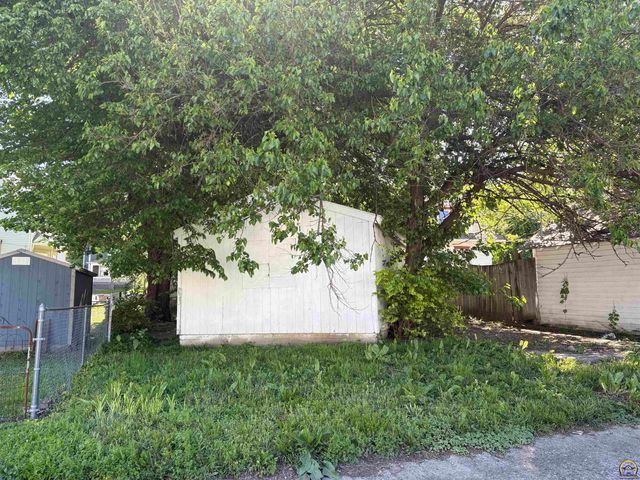 1143 SW Jewell AVE, Topeka, KS 66604