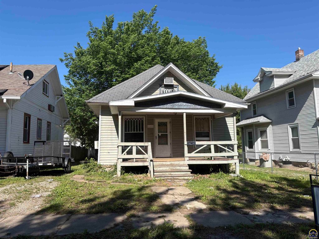 1143 SW Jewell AVE, Topeka, KS 66604