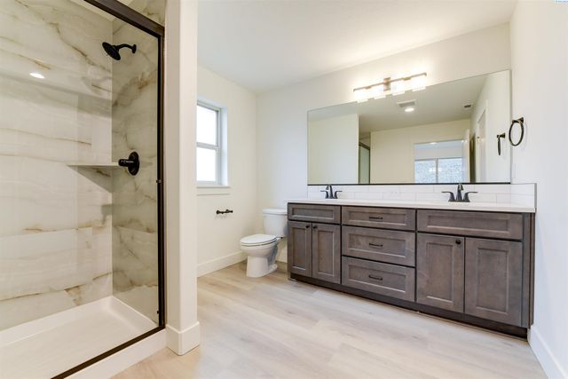 6198 W 30th Pl, Kennewick, WA 99338