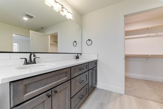 6198 W 30th Pl, Kennewick, WA 99338