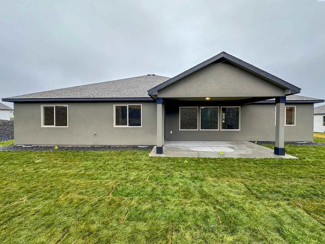 6198 W 30th Pl, Kennewick, WA 99338