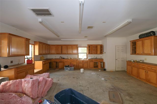 170 W Creek, Trinity, TX 75862