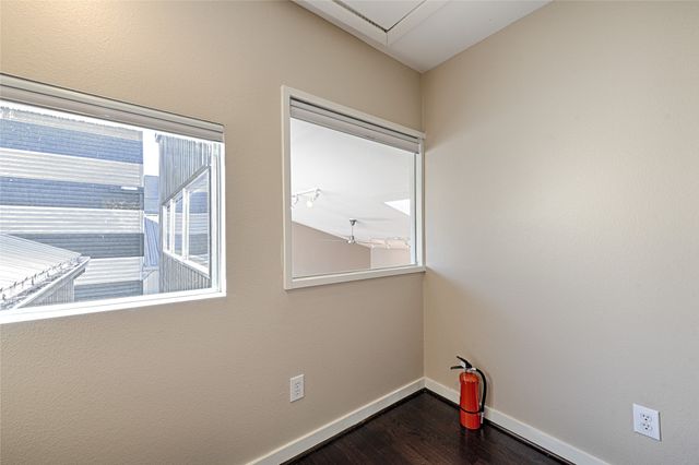 1207 Urban Lofts Drive, Dallas, TX 75215