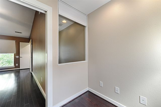1207 Urban Lofts Drive, Dallas, TX 75215