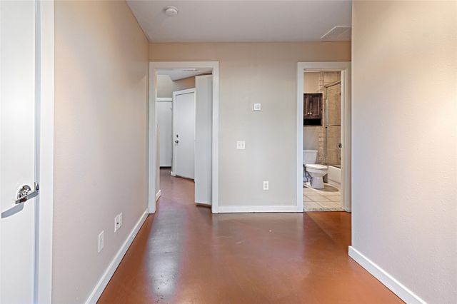 1207 Urban Lofts Drive, Dallas, TX 75215