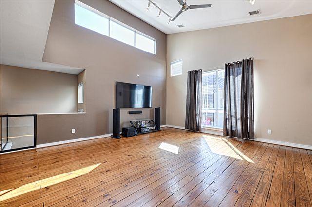 1207 Urban Lofts Drive, Dallas, TX 75215