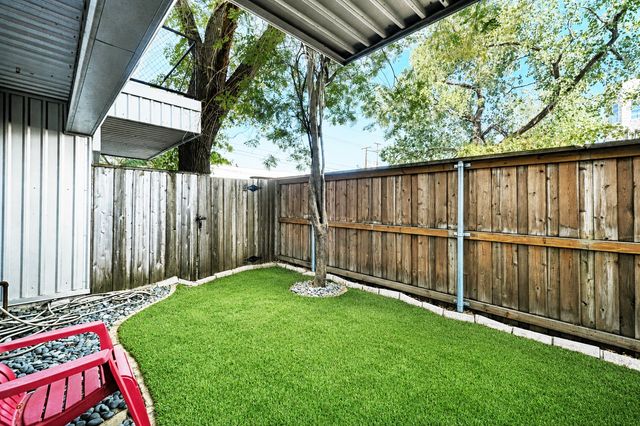 1207 Urban Lofts Drive, Dallas, TX 75215