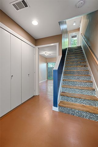 1207 Urban Lofts Drive, Dallas, TX 75215