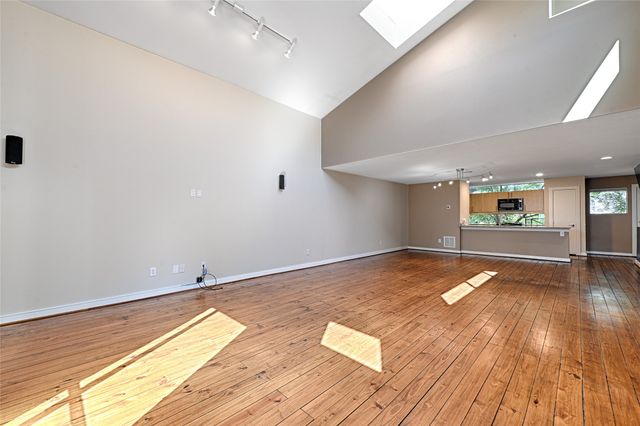 1207 Urban Lofts Drive, Dallas, TX 75215