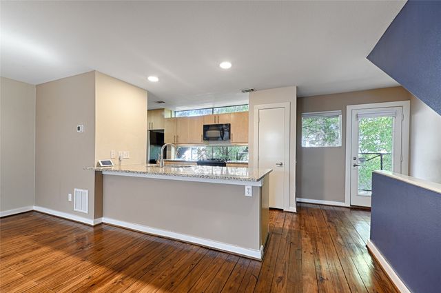 1207 Urban Lofts Drive, Dallas, TX 75215