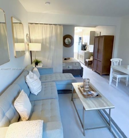 1050 Pennsylvania Ave 28, Miami Beach, FL 33139