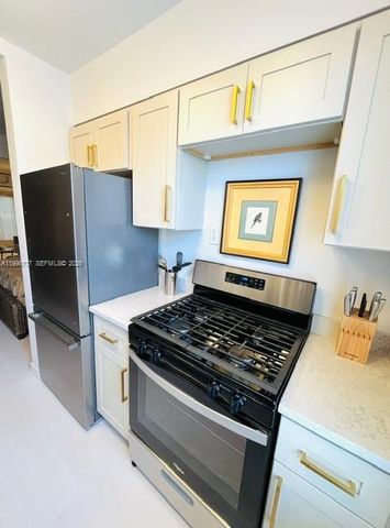 1050 Pennsylvania Ave 28, Miami Beach, FL 33139