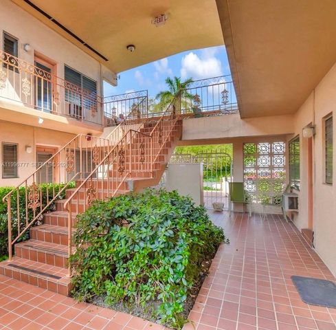 1050 Pennsylvania Ave 28, Miami Beach, FL 33139