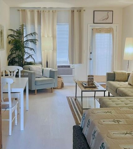 1050 Pennsylvania Ave 28, Miami Beach, FL 33139