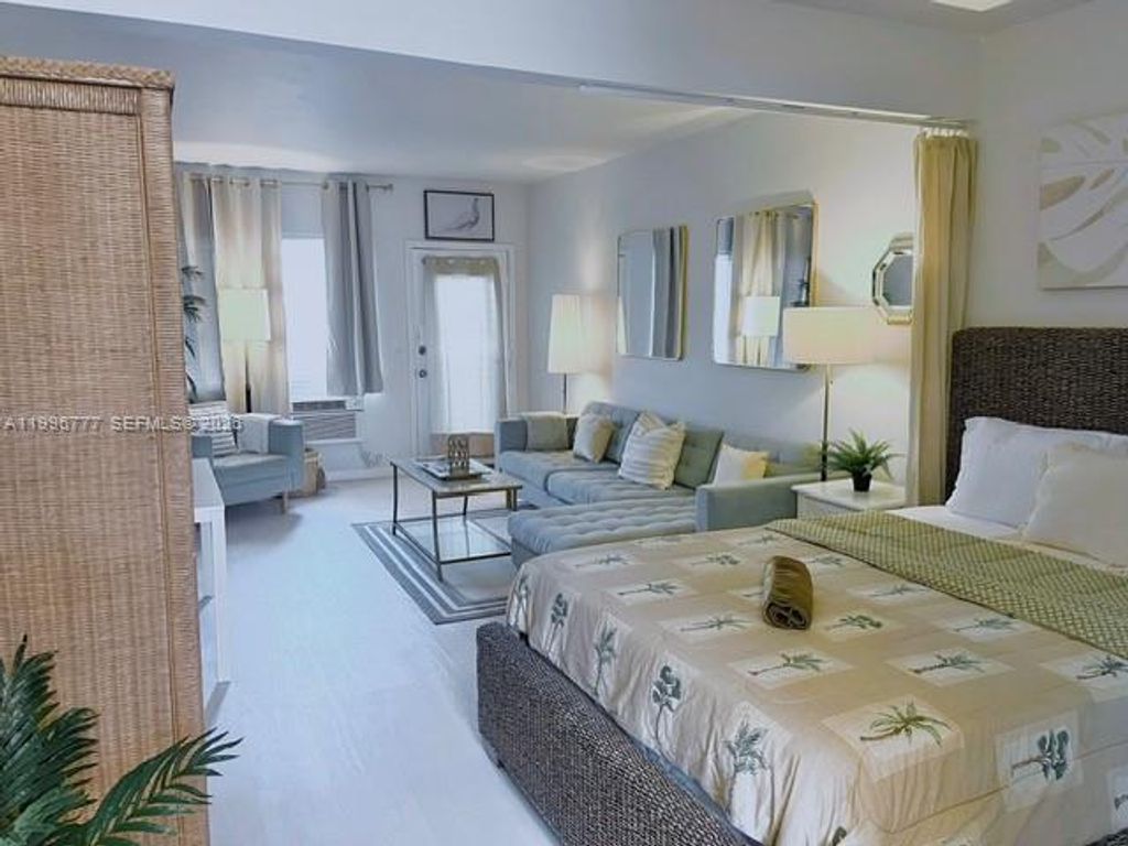 1050 Pennsylvania Ave 28, Miami Beach, FL 33139