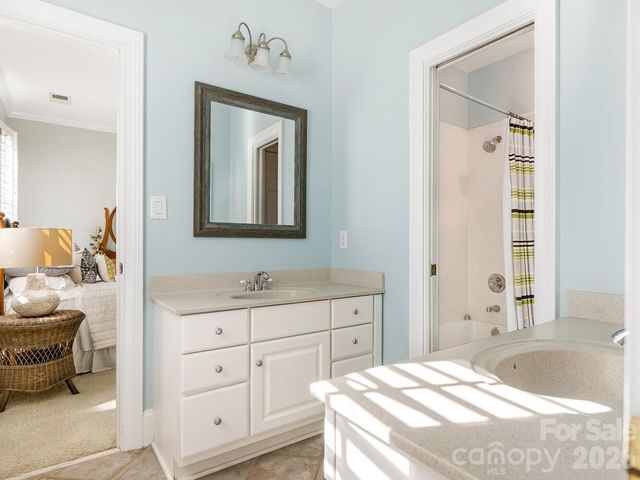 8618 Highgrove Street, Charlotte, NC 28277