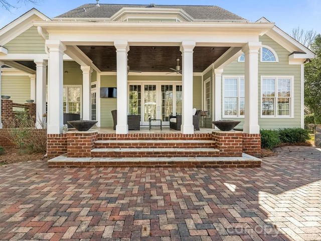 8618 Highgrove Street, Charlotte, NC 28277