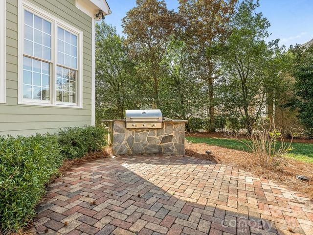 8618 Highgrove Street, Charlotte, NC 28277