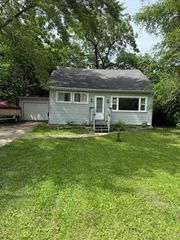24576 W Norelius Avenue, Round Lake, IL 60073
