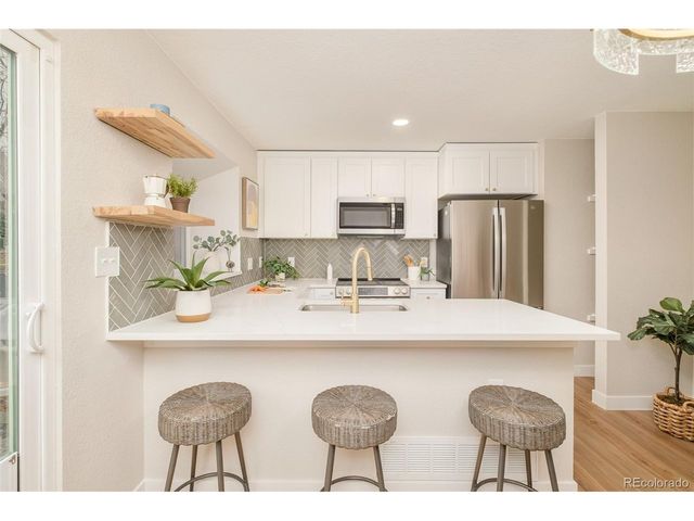 9642 W Chatfield Ave C, Littleton, CO 80128