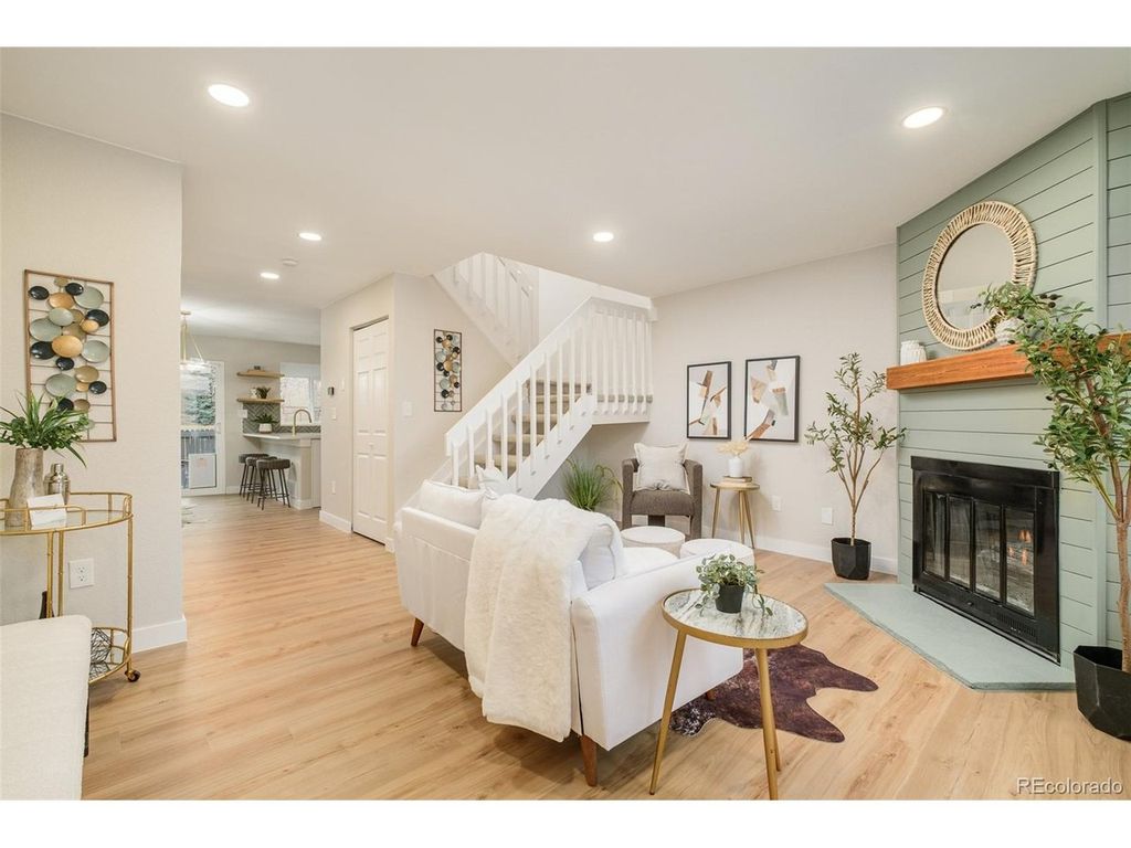 9642 W Chatfield Ave C, Littleton, CO 80128