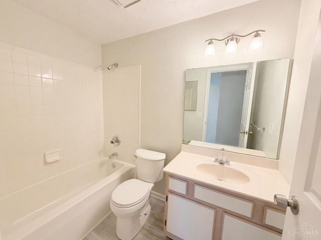 5550 Regimental Place, Cincinnati, OH 45239