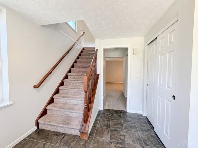 5550 Regimental Place, Cincinnati, OH 45239