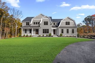 37 Lincoln Street, Hopkinton, MA 01748