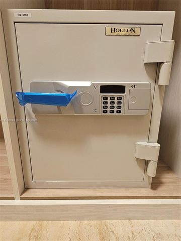 1000 Brickell Plz PH5503, Miami, FL 33131