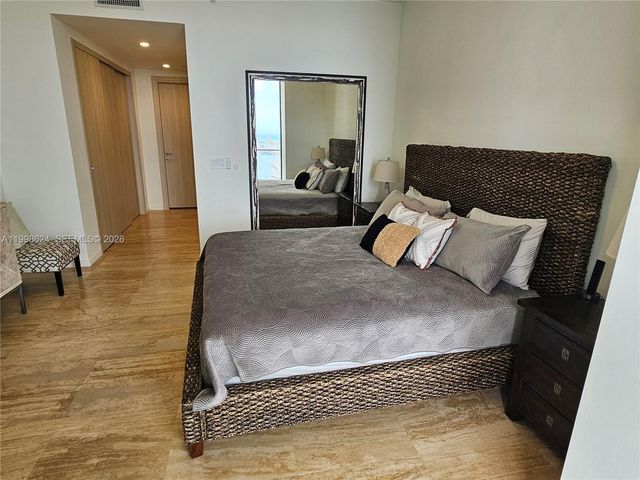 1000 Brickell Plz PH5503, Miami, FL 33131