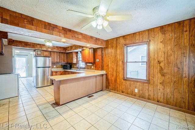 453 Spruce Street, Wyandotte, MI 48192