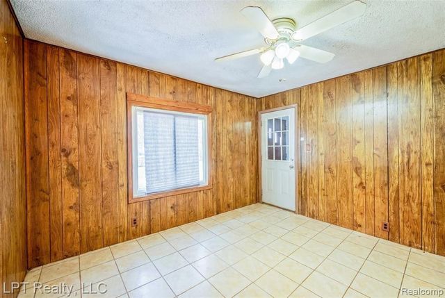 453 Spruce Street, Wyandotte, MI 48192