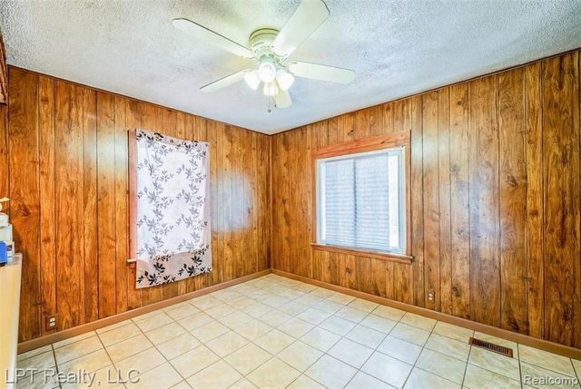 453 Spruce Street, Wyandotte, MI 48192