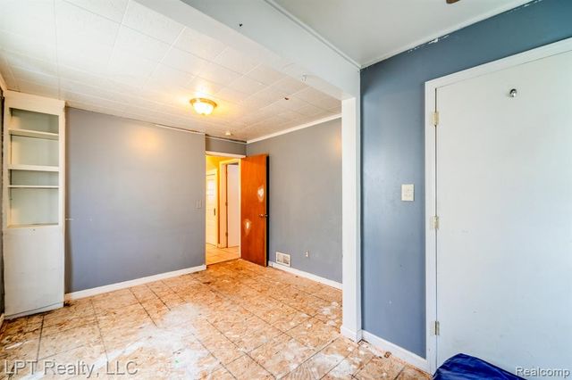 453 Spruce Street, Wyandotte, MI 48192