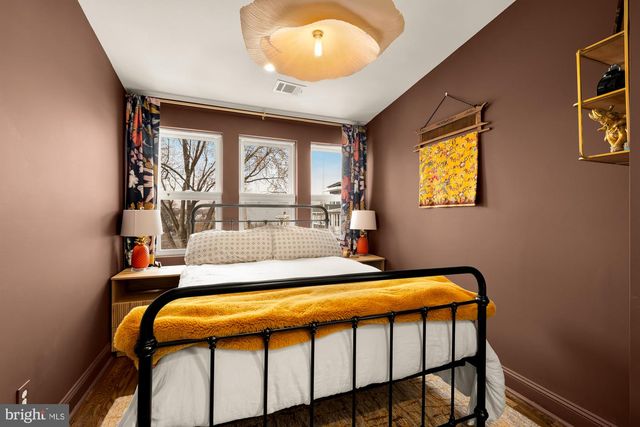 2124 NORTH CAPITOL ST NW, Washington, DC 20002