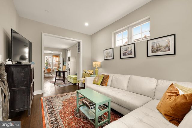 2124 NORTH CAPITOL ST NW, Washington, DC 20002