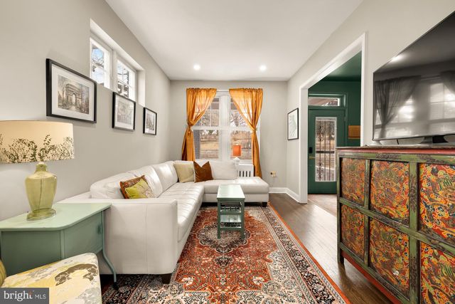 2124 NORTH CAPITOL ST NW, Washington, DC 20002