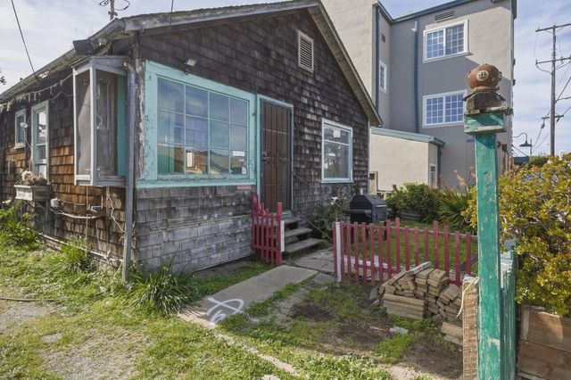 529 Wave Street, Monterey, CA 93940