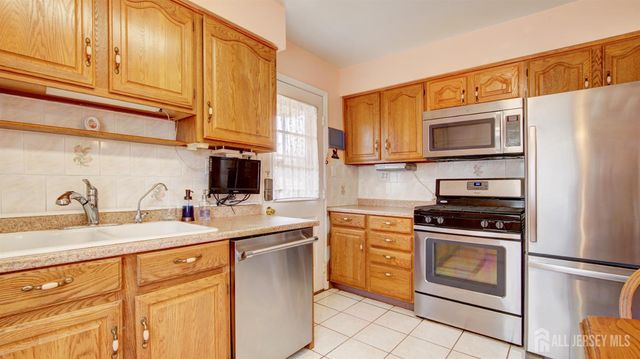 314 Adirondack Avenue, Spotswood, NJ 08884