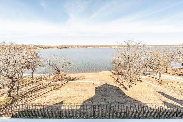 1061 Tradewinds Road, Nocona, TX 76255